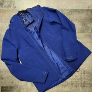 Blue North face jacket women's size small DryVent